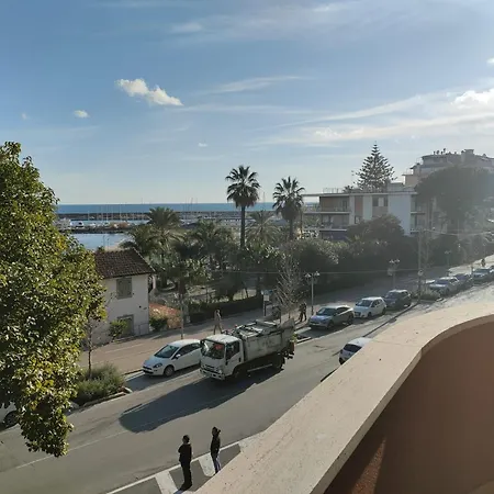 Casa Angolorotondo * San Remo